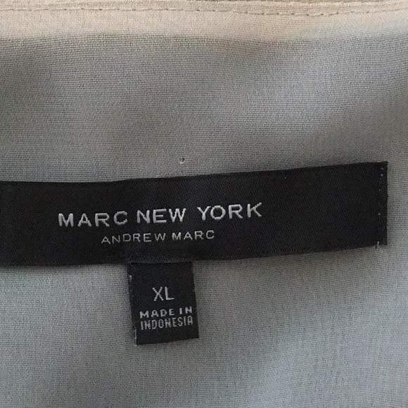 Marc New York- layered shell tank  Covered buttons - Picture 6 of 7